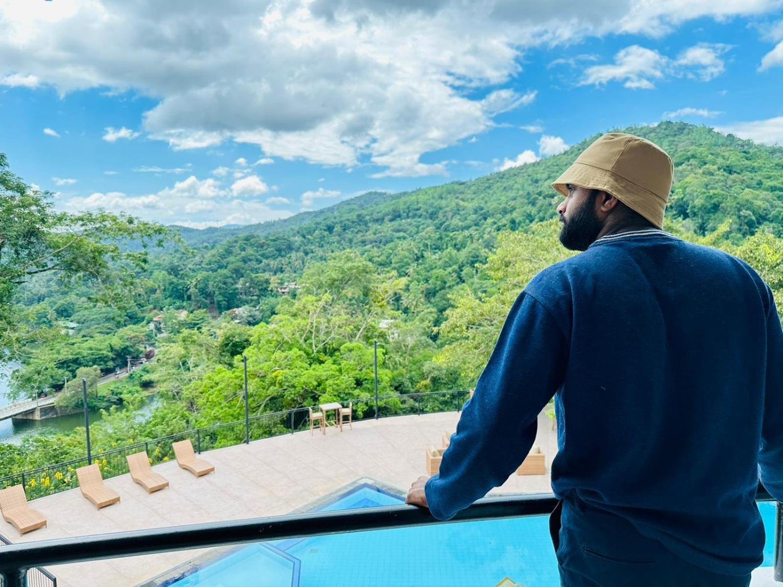 Indra Manel Family Holiday Resort Kandy Exterior foto